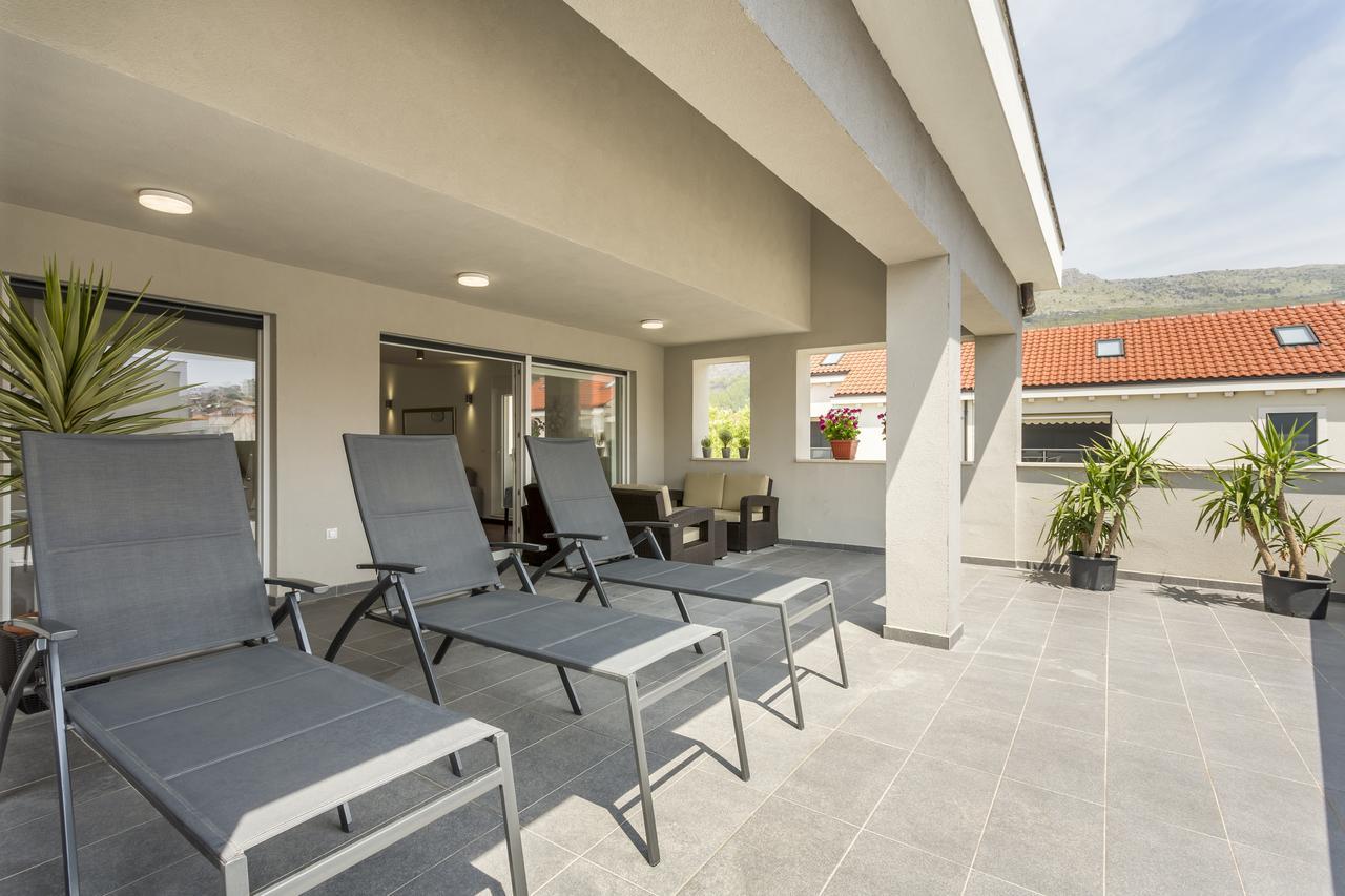 Luxury 3 Bed Apartment, Large Terrace, Pool, Close To Beach And Split! Podstrana Exterior foto